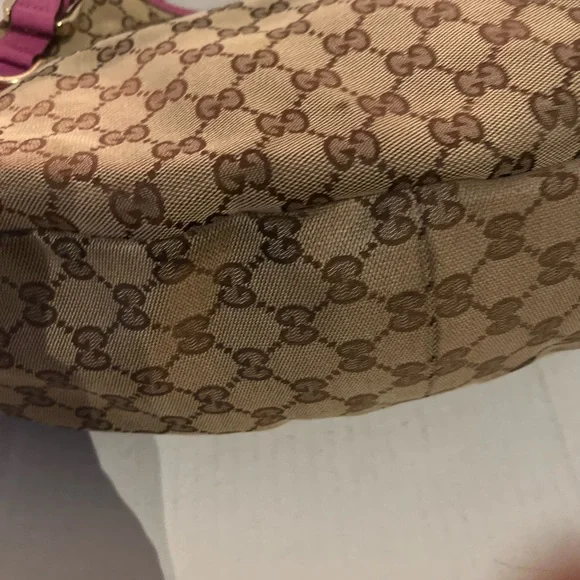 Gucci Bag - Picture 12 of 17